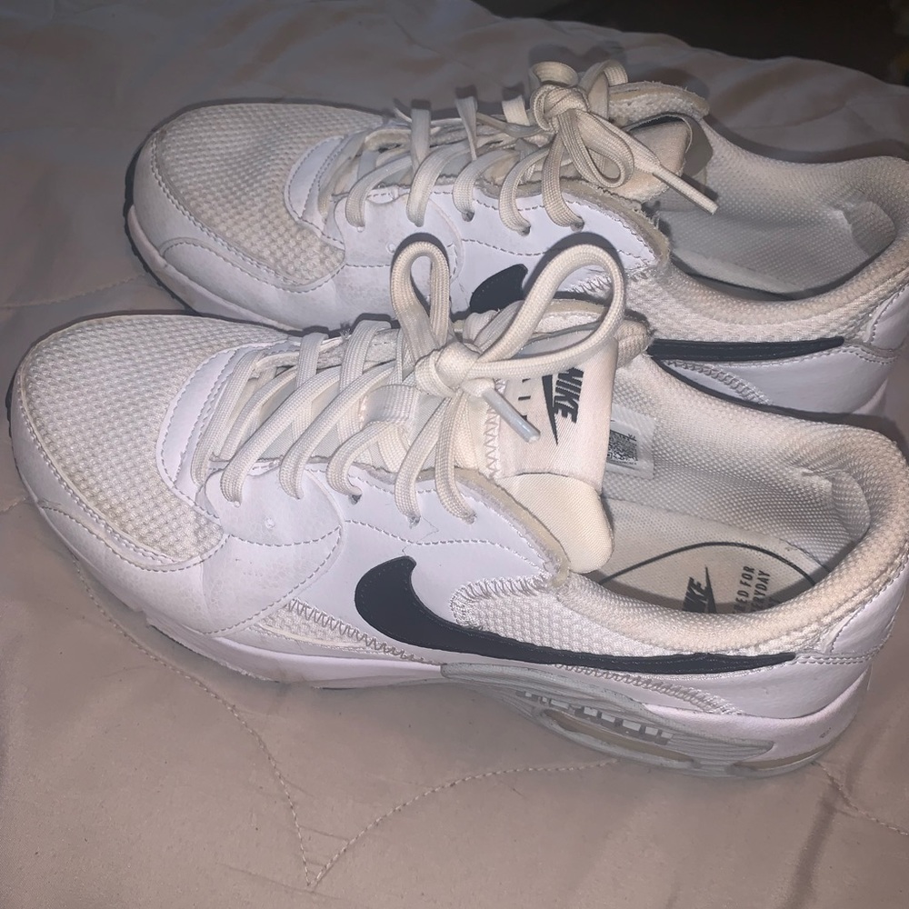 White Nike Excee's